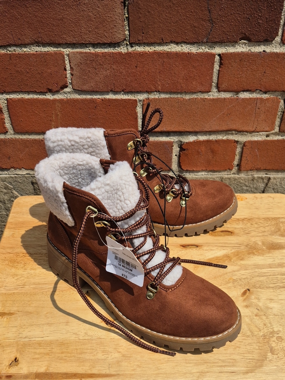 St. John's Bay LakeLine Women's 10 Brown Hiking Boots - New